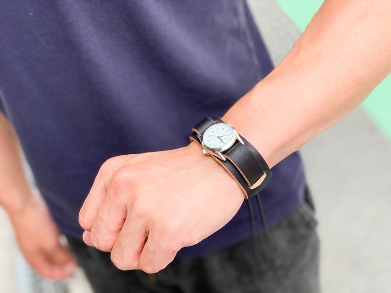 WPILES　デザインで魅せるモノトーンブラック　Wパイルズ腕時計　見やすい文字盤　WPW-KKK-K - 女錶 - 真皮 黑色