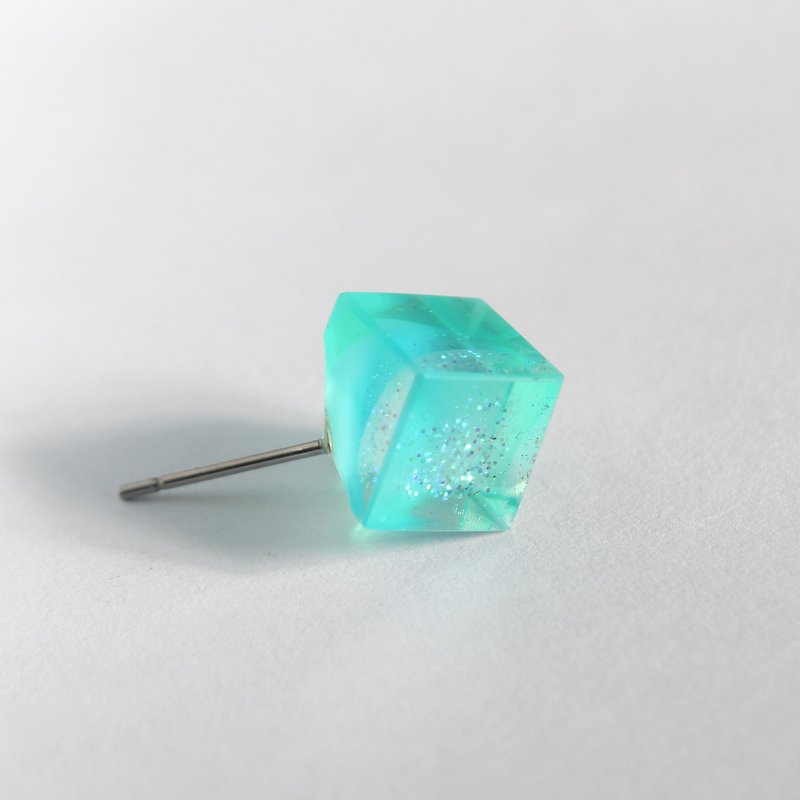 The Softest Voice / Resin Earrings - Single / ICE CUBE - Earrings & Clip-ons - Resin Green