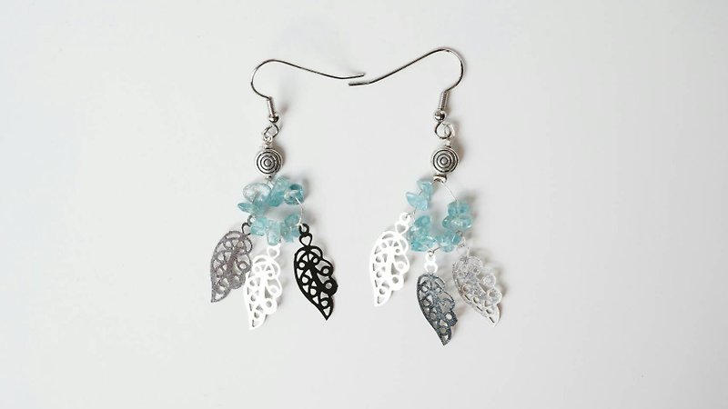 Blue sky [X] hand made natural stone earrings - ต่างหู - โลหะ 