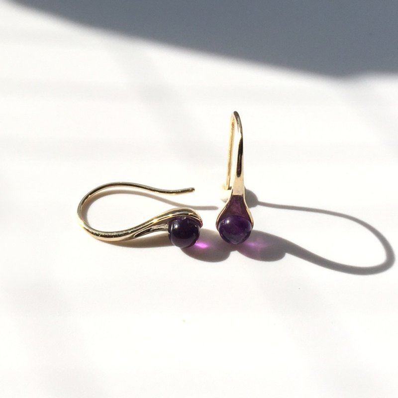 February Birthstone Amethyst Teardrop Earring - 耳環/耳夾/耳骨夾 - 寶石 紫色