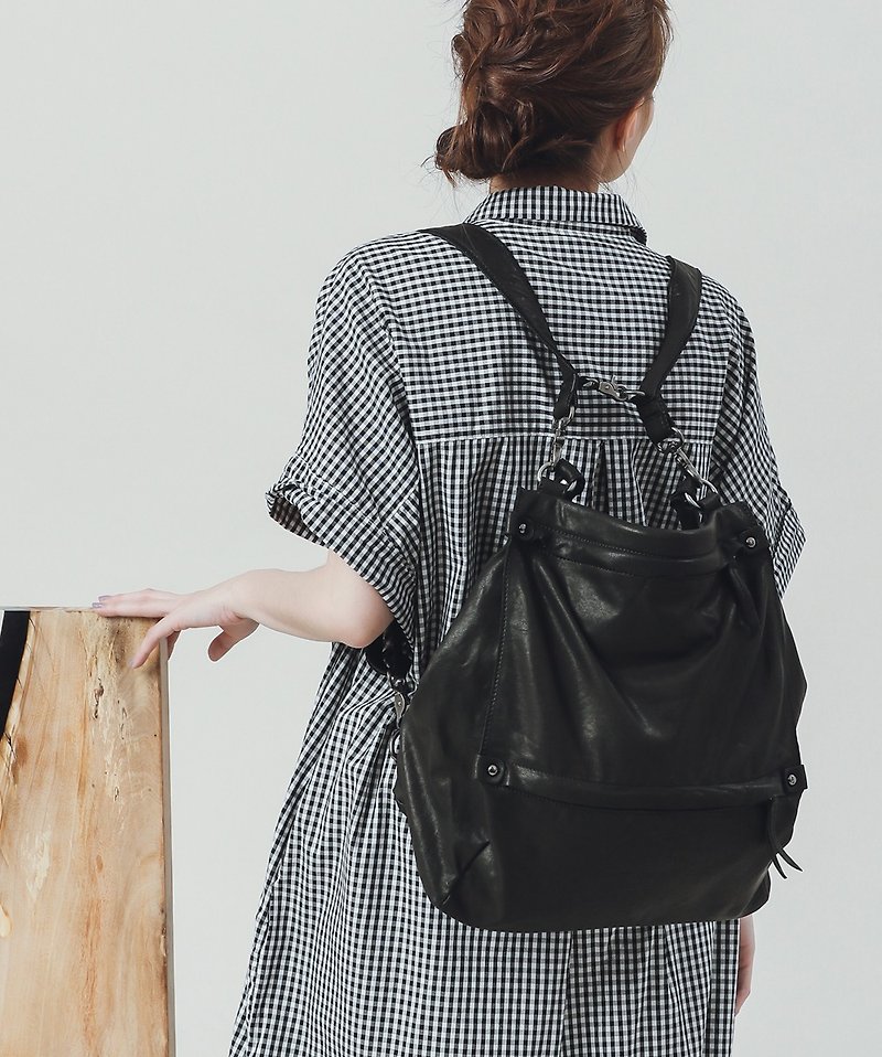 Multi-layered sheepskin square large backpack 3 back method - black - Backpacks - Genuine Leather Black