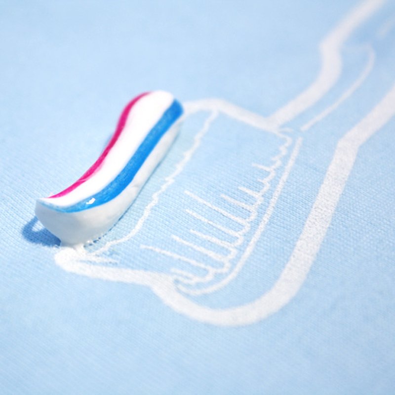toothbrush Tシャツ（ライトブルー） - 帽T/大學T - 棉．麻 藍色