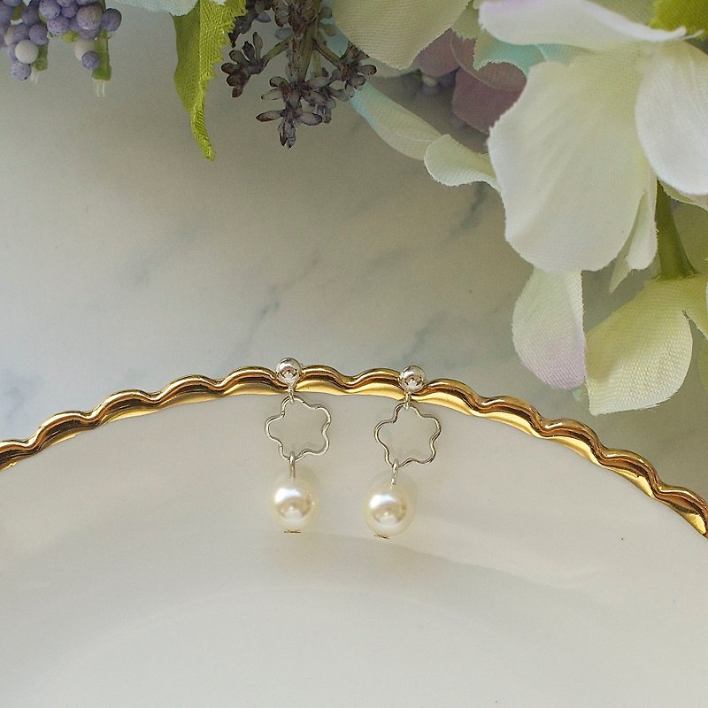 Swarovski pearls plum pendant handmade silver earrings can be changed clip earrings gift custom - ต่างหู - เครื่องเพชรพลอย ขาว