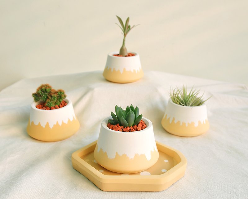 【Become the light of mud】Yellow White Mount Fuji Cement potted plant - ตกแต่งต้นไม้ - ปูน สีเหลือง