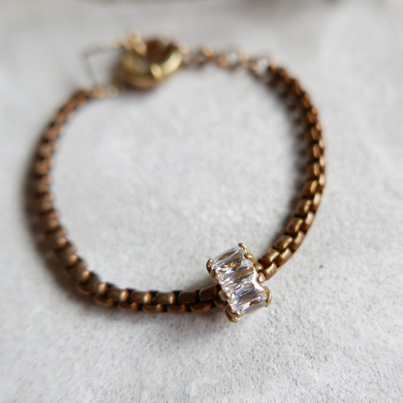 Stone roller Bronze Bracelet - สร้อยข้อมือ - ทองแดงทองเหลือง สีทอง
