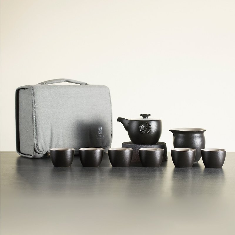 【Lubao LOHAS】Ding Kiln Dragon Pattern Tea Set One Pot One Sea Six Cups Travel Cloth Bag - Teapots & Teacups - Pottery Black