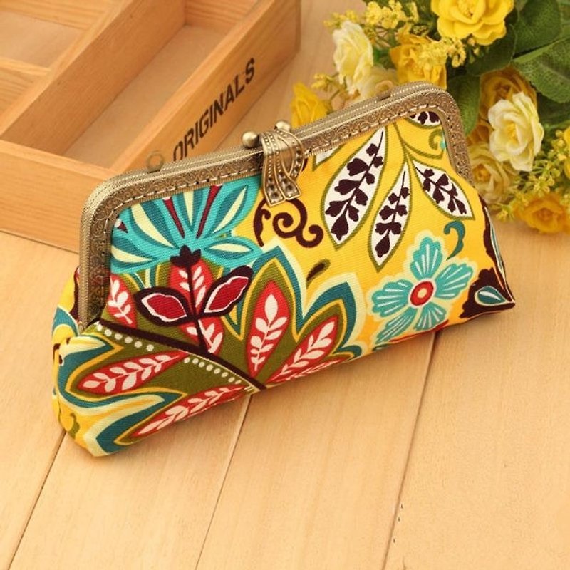 On the new first 50% off) can be embroidered word engraved mouth gold package cheongsam bag Messenger bag mobile phone bag bag evening bag bag cosmetic bag iphone phone bag birthday gift custom gift - กระเป๋าคลัทช์ - กระดาษ สีทอง