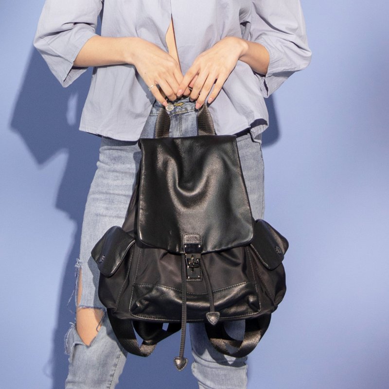 槍色大釦極簡黑色後背包-黑色 - 側背包/斜孭袋 - 真皮 黑色