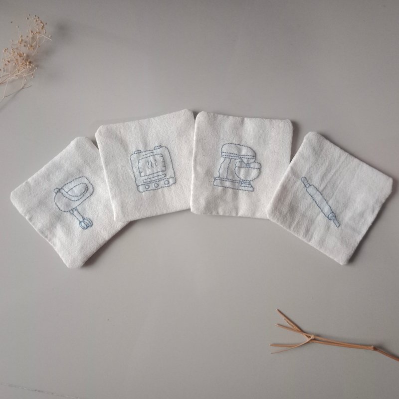 Baking coaster set handicraft 100%natural cotton fabric 4PCS - 杯墊 - 棉．麻 白色