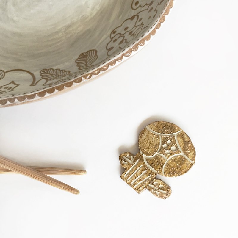 Button flower blossoming ceramic chopsticks holder - Chopsticks - Pottery Brown