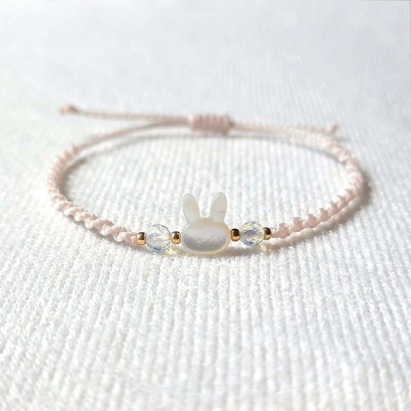 White Rabbit Mother-of-pearl Onyx Opalite Macrame Knot Bracelet - Bracelets - Wax Multicolor