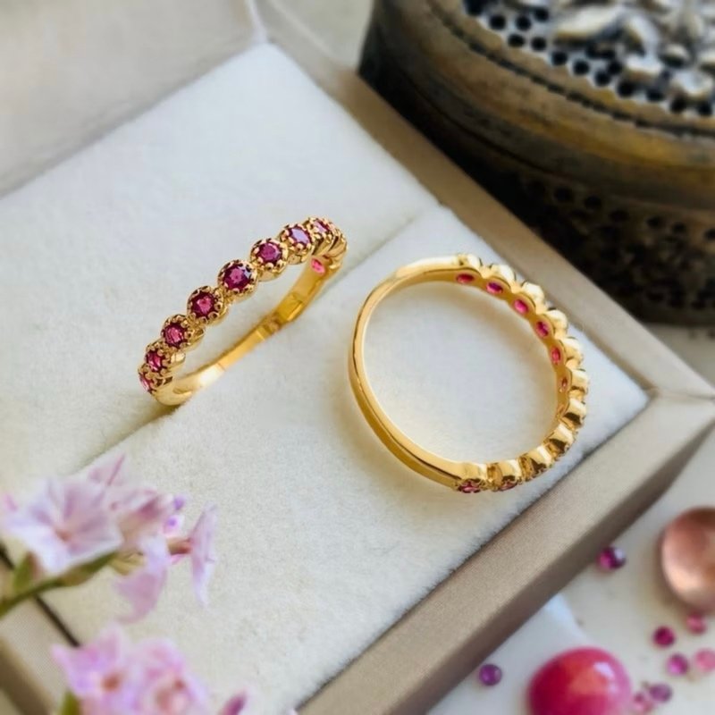 暹羅紅寶石戒指, 原石尺寸 2 毫米。 (11 顆寶石) - 戒指 - 半寶石 紅色