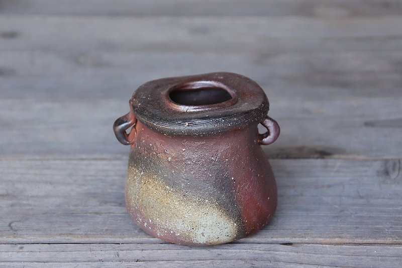 Bizen with flowers h1 - 030 - Pottery & Ceramics - Pottery Brown