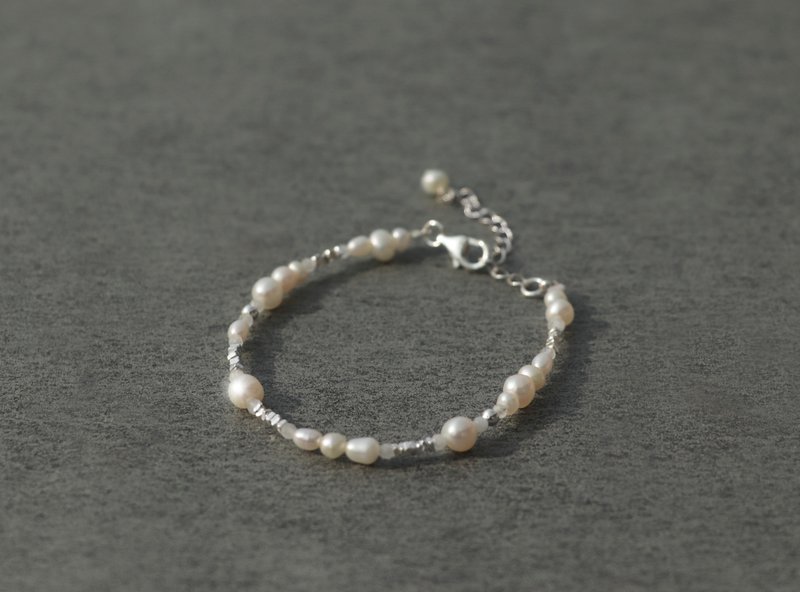 Pearl Bracelet—Glint I 不規則珍珠手鍊 - 手鍊/手環 - 珍珠 銀色