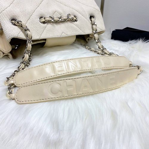 Chanel Mini White Canvas Chain Strap Shoulder Bag - Shop cnjpvintage  Messenger Bags & Sling Bags - Pinkoi