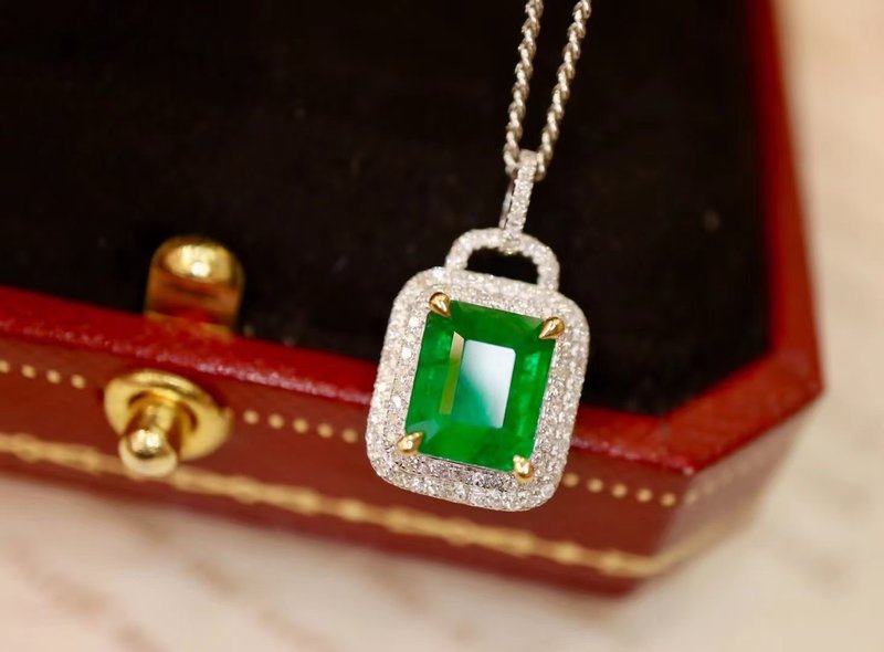 Natural Emerald Pendant 2 Carat (Sapphire. Ruby. Tourmaline. Spinel. Topaz. Emer - Necklaces - Jade 