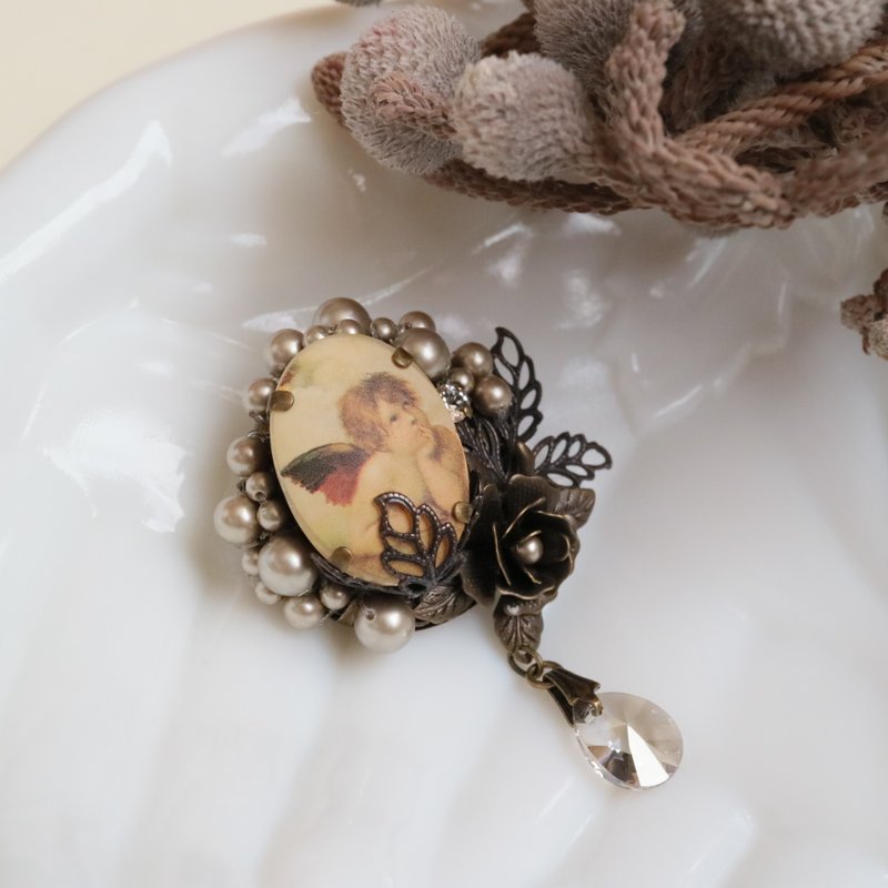 Angel's relaxation flower lover Pearl Austrian classical nostalgic retro elegant romantic romantic shabby chicken - Brooches - Glass Brown