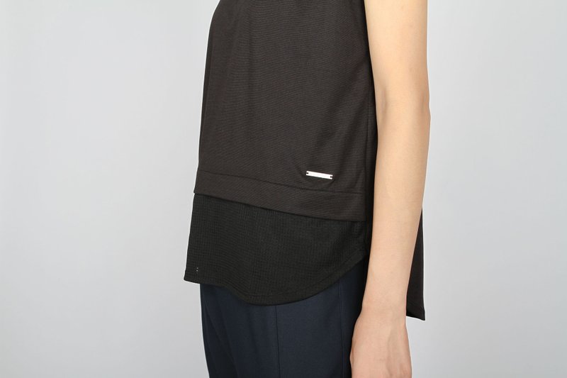 Shoulder fold stitching sleeveless suction row shirt - ชุดเดรส - เส้นใยสังเคราะห์ สีดำ