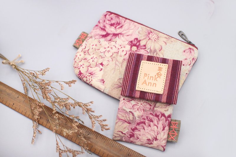 平安經典卡包-粉紫花,手感棉麻,名片包,悠遊卡包直接過卡 - 證件套/卡套 - 棉．麻 紫色