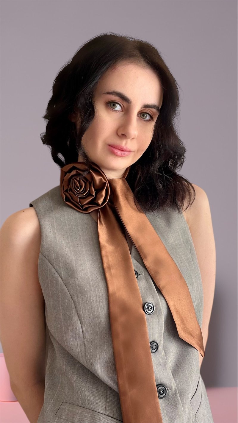 Brown Rose satin Flower Choker thin Scarf. Silk Flower Choker with brown Rose - 頸鏈 - 其他材質 咖啡色