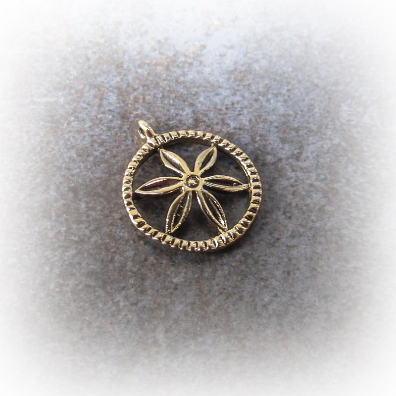 Handmade circle necklace pendant,Vintage Brass circle pendant,handmade locket - Charms - Copper & Brass Gold