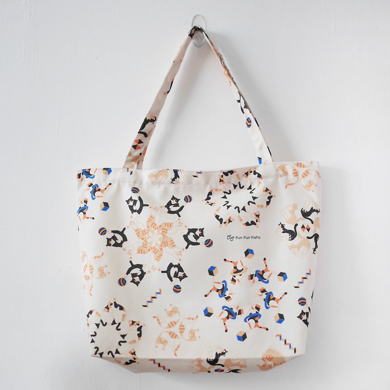 Kaleidoscope Pattern tote bag - กระเป๋าถือ - ผ้าฝ้าย/ผ้าลินิน ขาว