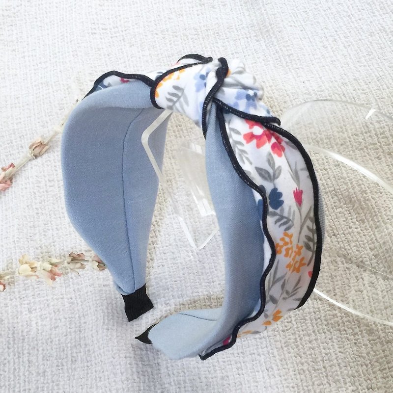Fog gray blue/ Knotted florets wavy lace wide version hair band, hair hole, weeping hair ring - Headbands - Other Materials Blue
