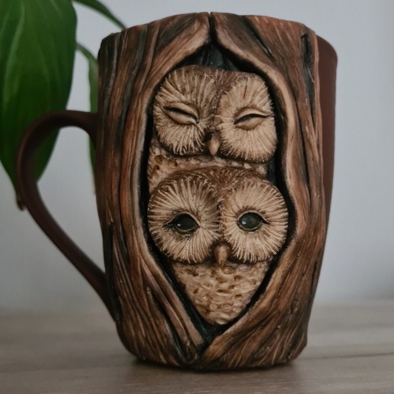 ดินเหนียว แก้วมัค/แก้วกาแฟ สีนำ้ตาล - Two Owls In a Tree Decorated On a Tea or Coffee Mug Handmade Polymer Clay
