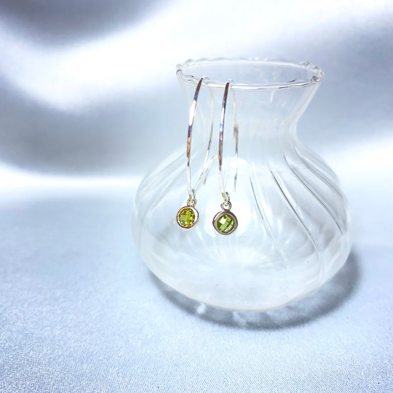 MIH 金工首飾 | 精緻生活系列- 輕珠寶純銀耳環 tiny gem earring - 耳環/耳夾/耳骨夾 - 純銀 銀色
