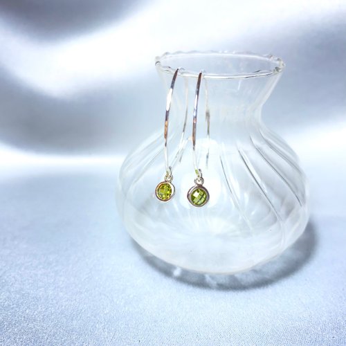 MIH Jewelry MIH 金工首飾 | 精緻生活系列- 輕珠寶純銀耳環 tiny gem earring