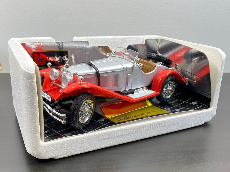 Bburago 1:18 Mercedes-Benz SSK 1928.  Made in Italy, Beige and Red. Original box - Kids' Toys - Other Materials 