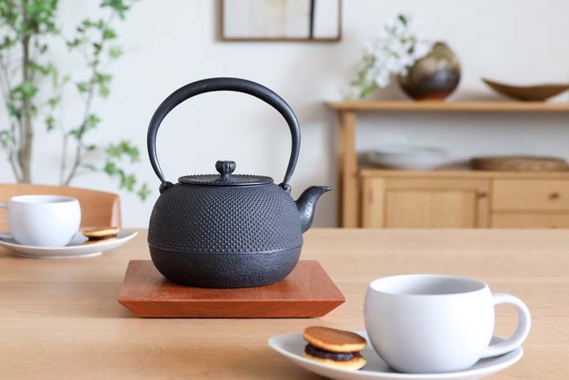 Kunzan Kobo Nambu Iron Teapot, Gem Shape, Arare - Teapots & Teacups - Other Metals Black