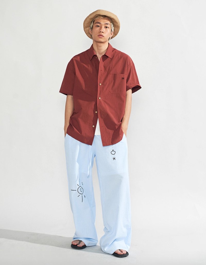 Japanese retro loose embroidered short-sleeved shirt - เสื้อเชิ้ตผู้หญิง - วัสดุอื่นๆ สีแดง