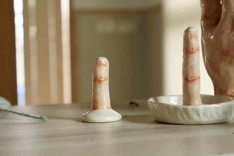 Finger Ring Holder - 花瓶/花器 - 陶 粉紅色