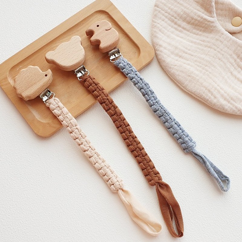 Natural beech wood woven pacifier chain (hedgehog, bear, elephant) - ขวดนม/จุกนม - ผ้าฝ้าย/ผ้าลินิน 