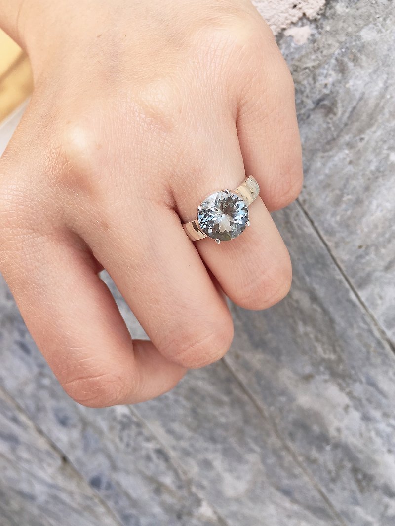 Aquamarine Finger Ring Handmade in Nepal 92.5% Silver - แหวนทั่วไป - เครื่องเพชรพลอย 