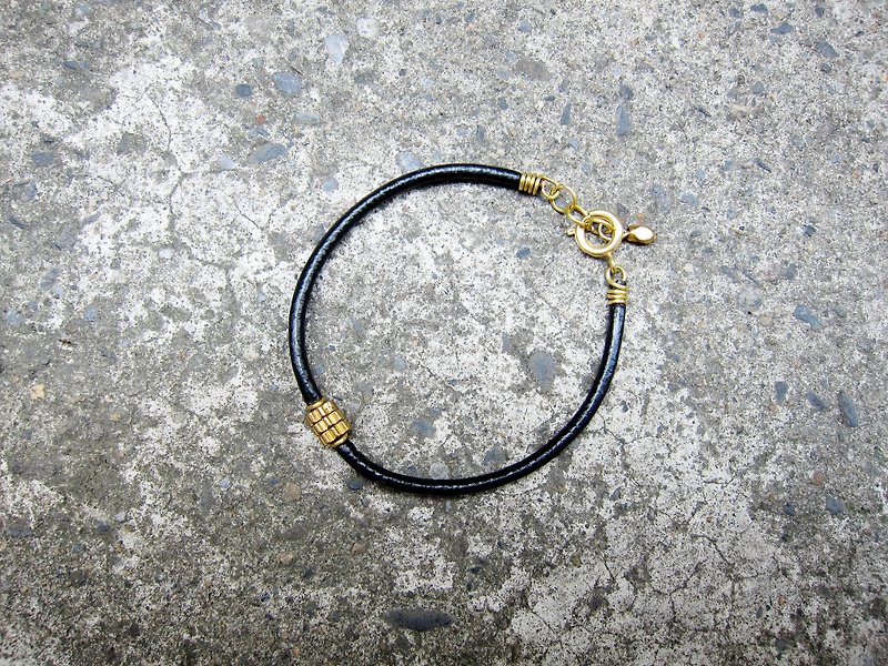 Handsome bracelet (gear) - Bracelets - Genuine Leather Black