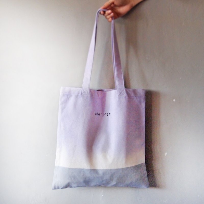 Winter dyed light purple x gray cotton canvas hand dyed tote bag single back - Messenger Bags & Sling Bags - Cotton & Hemp Purple
