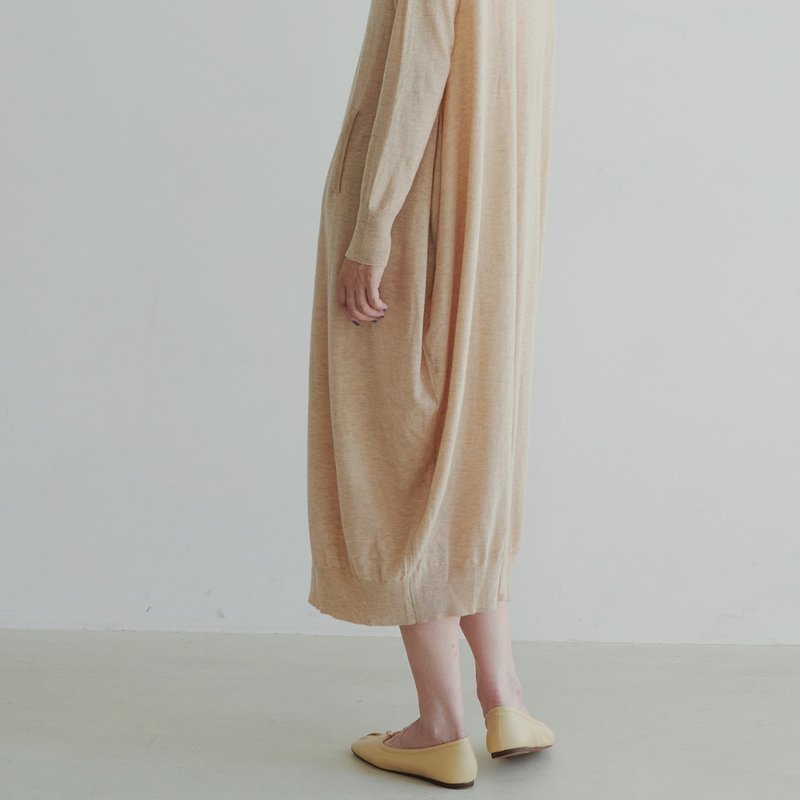 KOOW極簡獨特廓形羊毛針織裙 半高領針織連衣裙 - 洋裝/連身裙 - 棉．麻 多色
