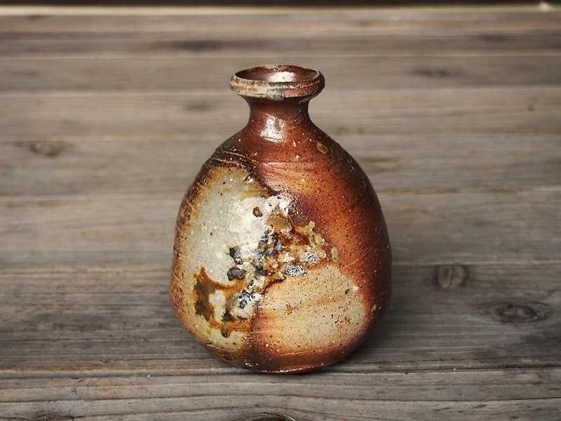 Bizen sake bottle [iodine Hen] _t-040 - Pottery & Ceramics - Pottery Brown