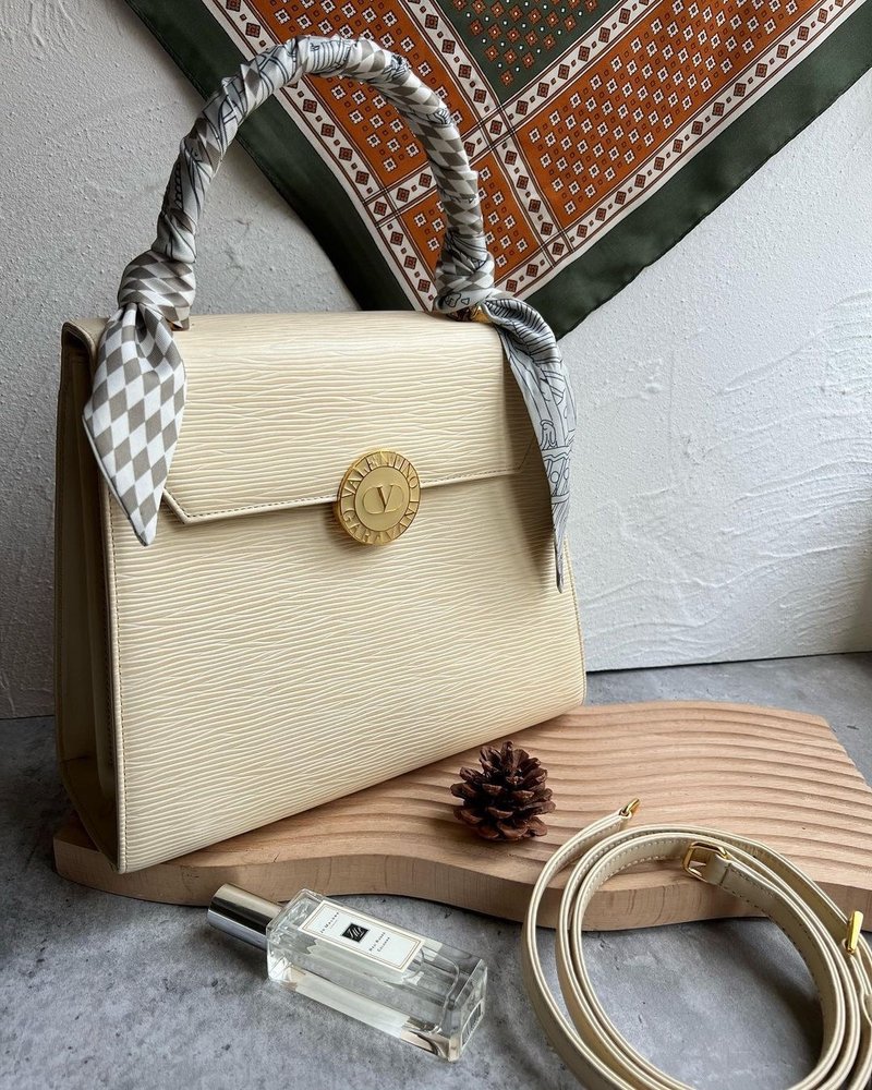 Second-hand Valentino Garavani rice white water ripple Kelly bag - กระเป๋าถือ - หนังแท้ ขาว