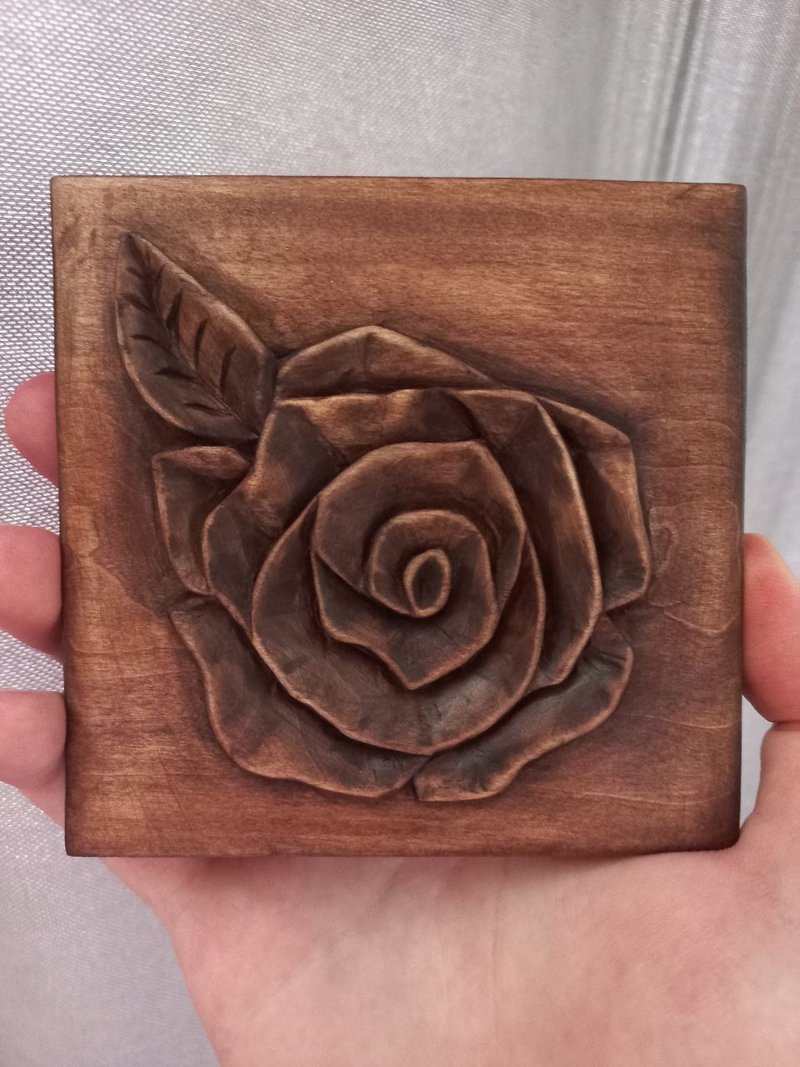 Wooden wall panel | Carved wall decor with rose pattern | Wooden wall hanging - 壁貼/牆壁裝飾 - 木頭 咖啡色