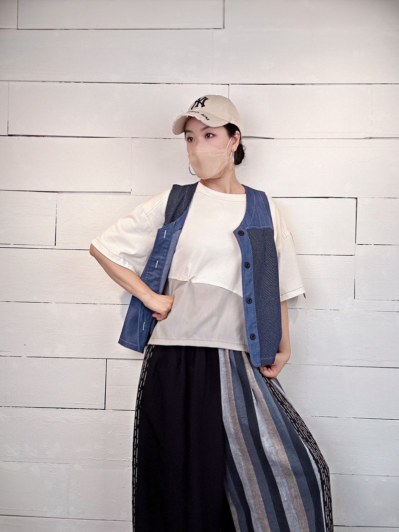 Blue Dot - V-neck patchwork buttoned vest #U3032 - เสื้อกั๊กผู้หญิง - ผ้าฝ้าย/ผ้าลินิน สีน้ำเงิน