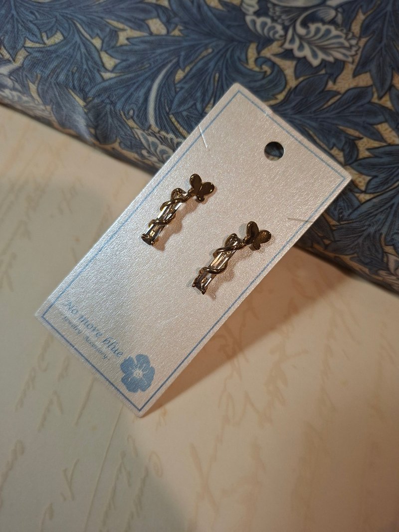 蝴蝶冰晶古金耳環 - 耳環/耳夾/耳骨夾 - 其他金屬 金色