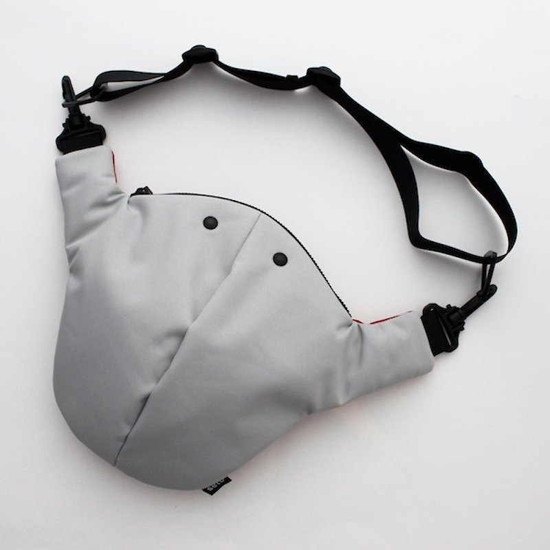 The creature bag　large　Otona-sagari　light gray red - Messenger Bags & Sling Bags - Polyester Gray