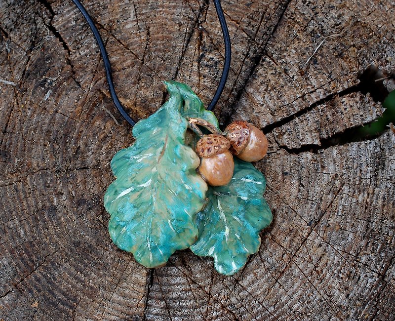 オークの葉 どんぐり セラミックネックレス 葉のペンダント ナチュラルスタイル 森のジュエリー ボット - ネックレス - 陶器 多色