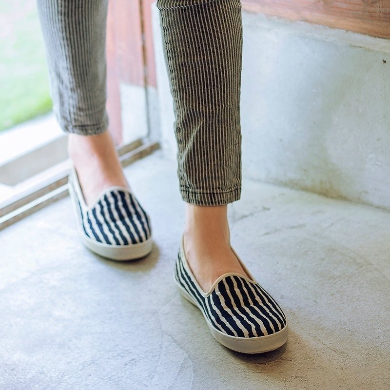Loafer Slip-on casual shoes Flat Sneakers with Japanese fabrics Leather insole - รองเท้าลำลองผู้หญิง - ผ้าฝ้าย/ผ้าลินิน สีดำ