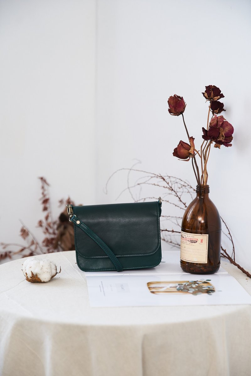 Muji simple small square bag dark green - Messenger Bags & Sling Bags - Genuine Leather Green