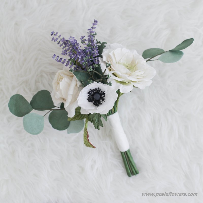 My White Elegance Mini Flower Bouquet - งานไม้/ไม้ไผ่/ตัดกระดาษ - กระดาษ ขาว