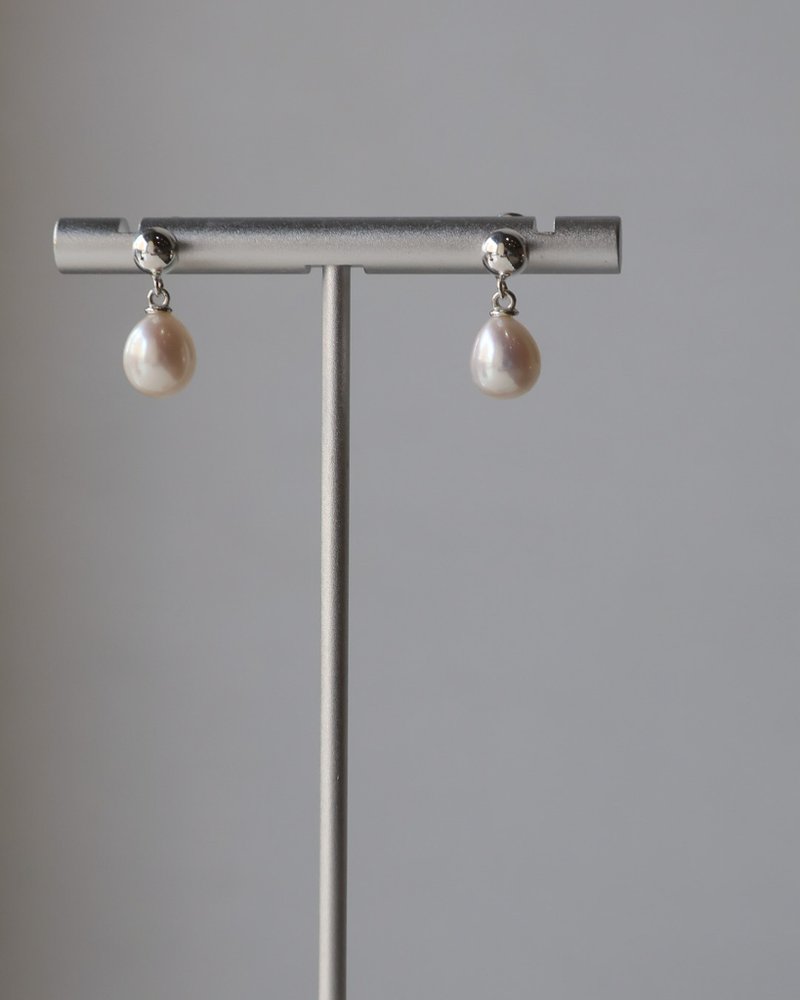 天然淡水珍珠 純銀耳環 - 耳環/耳夾/耳骨夾 - 珍珠 白色